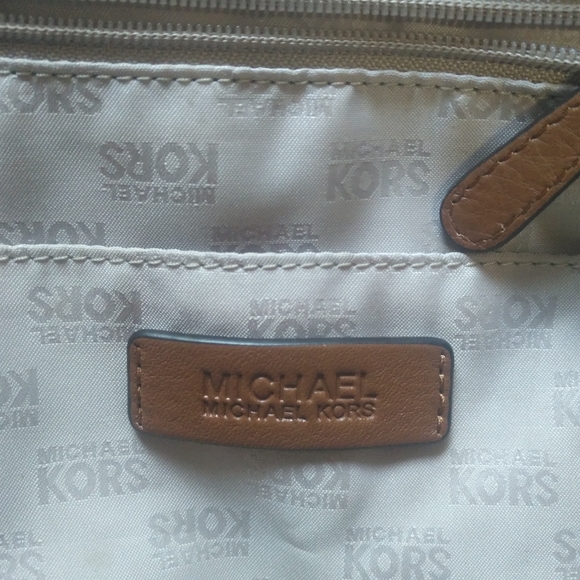 Authentic Michael Kors  purse - Picture 4 of 6